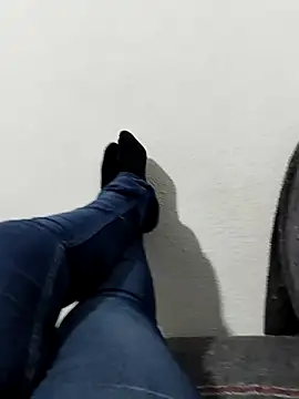 Snapshot of LindosPies chatting on 03-01-25, 01:22 LindosPies online show from 03-01-25, 01:22