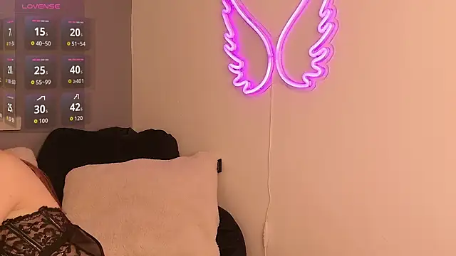 FrancescaFerra online show from 11-30-25, 07:29