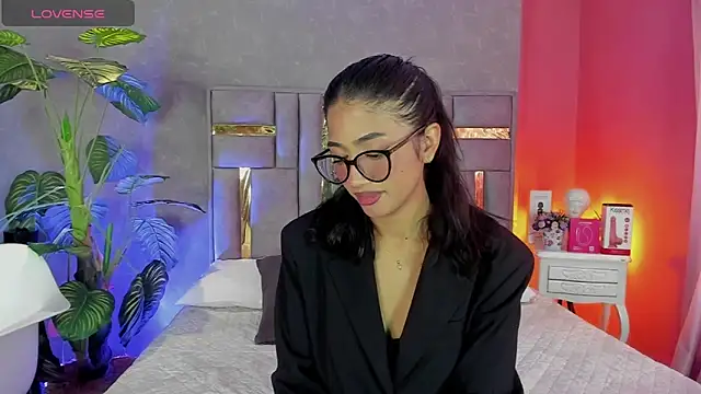 Tyla Ks online show from 04-11-26, 07:07