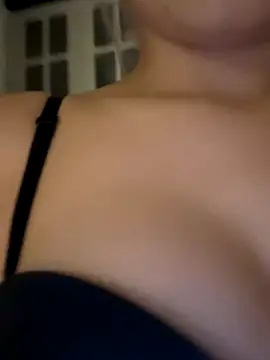 laraaaaaa online show from 12-04-25, 05:54