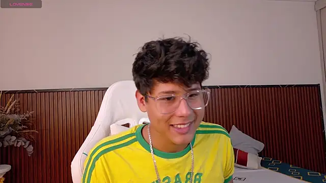 Snapshot of Raiden__Boy chatting on 02-28-25, 10:28 Raiden Boy online show from 02-28-25, 10:28