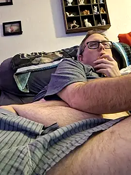 Snapshot of Smallone327 chatting on 03-08-25, 06:32 Smallone327 online show from 03-08-25, 06:32