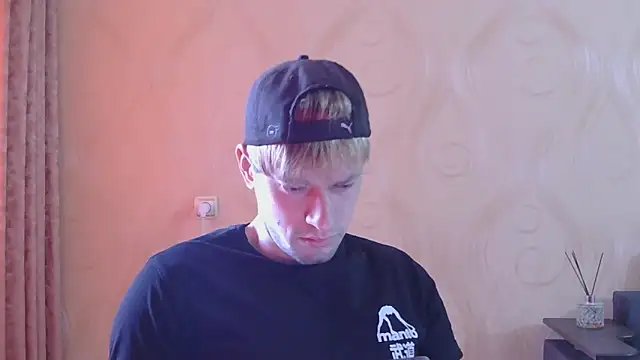 Snapshot of frama666 chatting on 05-06-26, 08:30 frama666 online show from 05-06-26, 08:30