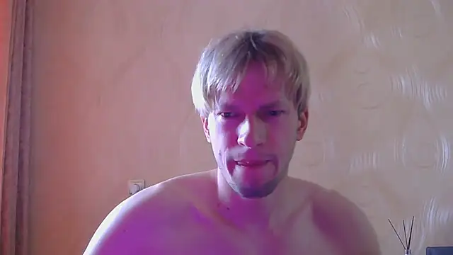 Snapshot of frama666 chatting on 05-15-26, 08:32 frama666 online show from 05-15-26, 08:32