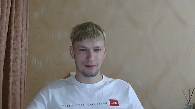 Snapshot of frama666 chatting on 06-10-26, 08:52 frama666 online show from 06-10-26, 08:52