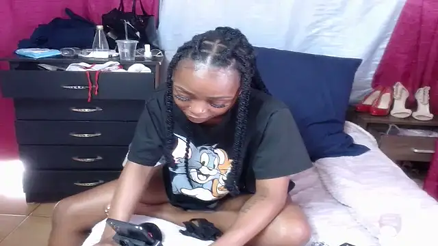 xxTatiannaxx online show from 10-30-25, 02:18