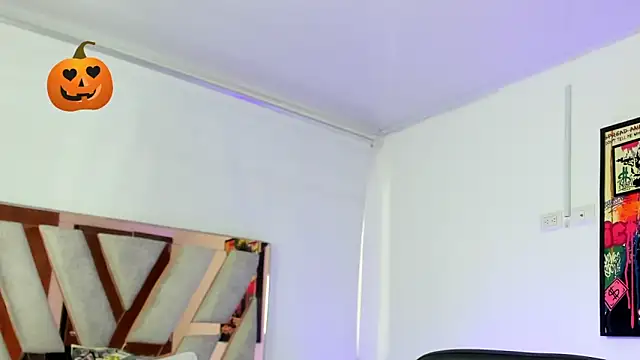 Snapshot of ValeAmayaa chatting on 10-15-25, 09:15 ValeAmayaa online show from 10-15-25, 09:15