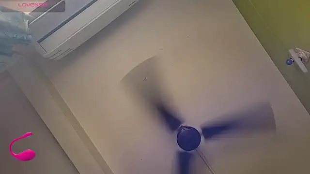 Snapshot of Hotty_Neha69 chatting on 03-21-25, 05:43 Hotty Neha69 online show from 03-21-25, 05:43