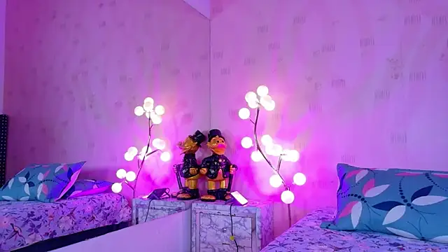 innocenthazel online show from 04-19-26, 12:04