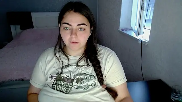 Snapshot of kitsune_8 chatting on 07-15-26, 03:23 kitsune 8 online show from 07-15-26, 03:23