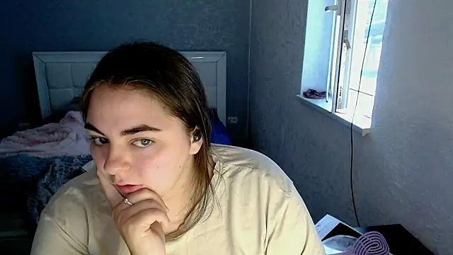Snapshot of kitsune_8 chatting on 07-17-26, 03:24 kitsune 8 online show from 07-17-26, 03:24