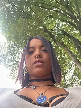 Snapshot of regina_noctixx chatting on 05-11-26, 10:29 regina noctixx online show from 05-11-26, 10:29