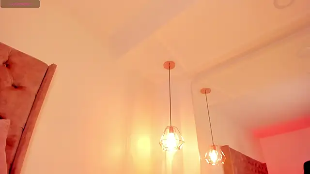 Snapshot of regina_noctixx chatting on 05-19-26, 04:30 regina noctixx online show from 05-19-26, 04:30