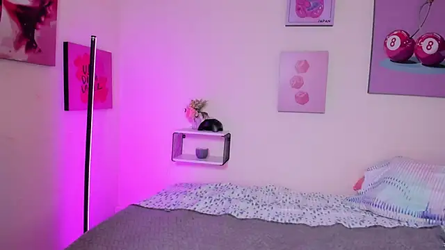 Selene bennet online show from 01-16-26, 03:43