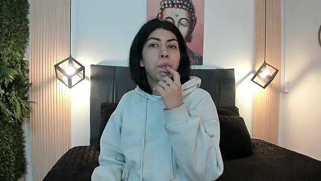 Cassie bloom online show from 02-01-26, 03:27