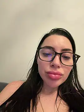 Mia Splash online show from 02-21-26, 03:46