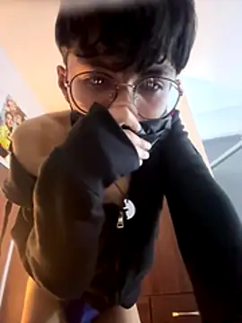 Snapshot of twinkperu18 chatting on 10-26-25, 02:17 twinkperu18 online show from 10-26-25, 02:17