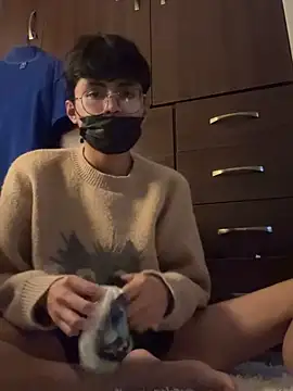 Snapshot of twinkperu18 chatting on 10-28-25, 04:49 twinkperu18 online show from 10-28-25, 04:49