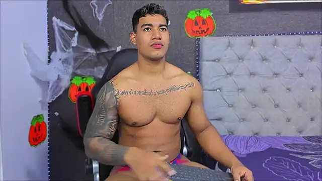 luigi hot  online show from 10-24-25, 11:39