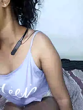 Snapshot of Ashugril_hot chatting on 03-18-25, 10:14 Ashugril hot online show from 03-18-25, 10:14