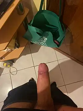 Snapshot of mikekmi21 chatting on 02-24-25, 08:25 mikekmi21 online show from 02-24-25, 08:25