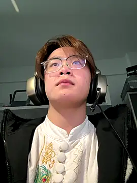 Snapshot of Anson0722 chatting on 11-21-25, 07:51 Anson0722 online show from 11-21-25, 07:51