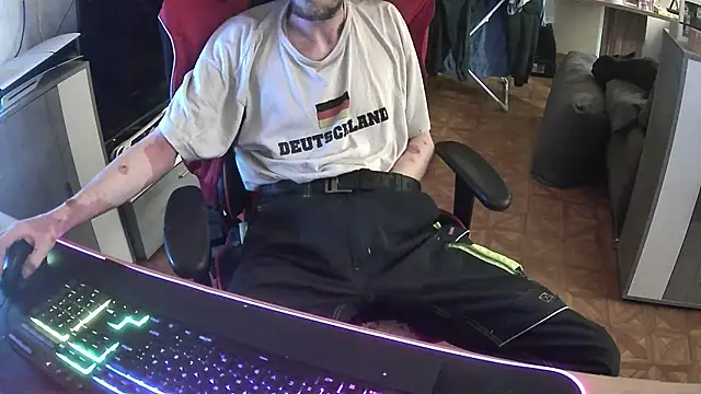 DerGeileLoveboy online show from 05-12-26, 06:43