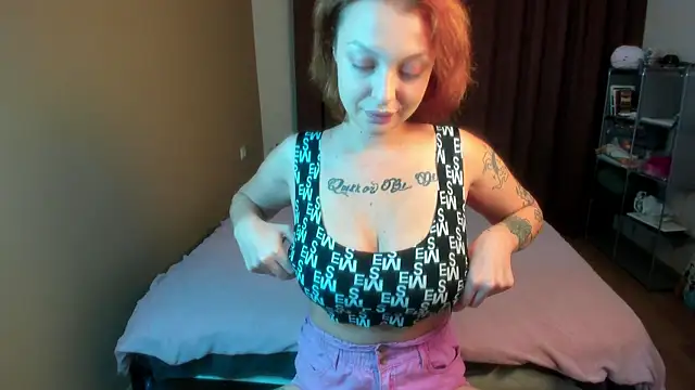 Snapshot of Mystic_Doll chatting on 09-26-25, 08:24 Mystic Doll online show from 09-26-25, 08:24