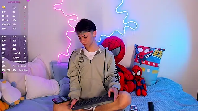 callum 77 online show from 09-11-25, 04:12