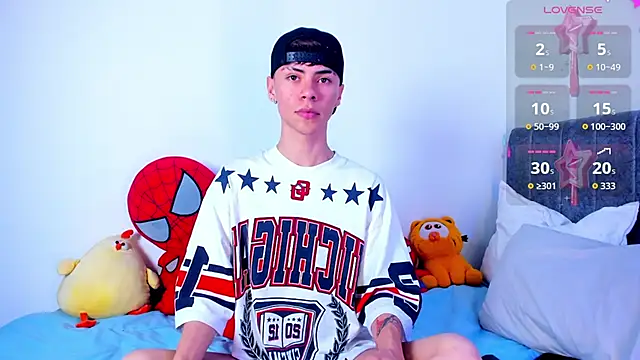 callum 77 online show from 01-07-26, 04:04