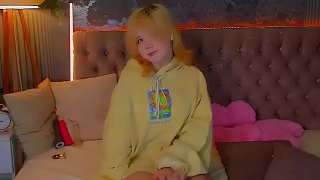 EmilyAngells online show from 02-13-26, 06:53