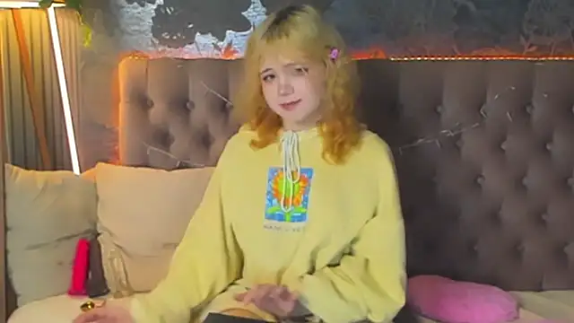 EmilyAngells online show from 02-16-26, 07:26