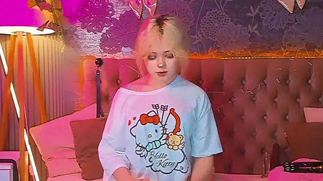Snapshot of EmilyAngells chatting on 04-23-26, 06:14 EmilyAngells online show from 04-23-26, 06:14