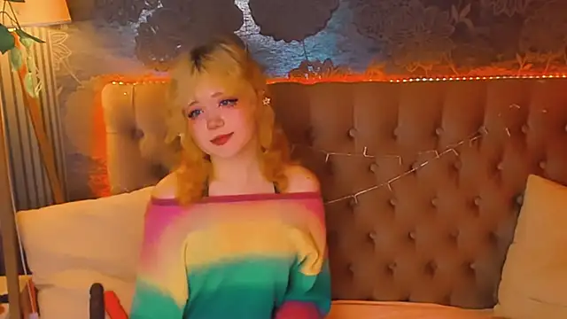 Snapshot of EmilyAngells chatting on 05-15-26, 06:53 EmilyAngells online show from 05-15-26, 06:53