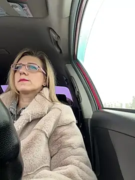 Lusi Luxary online show from 03-11-25, 07:37