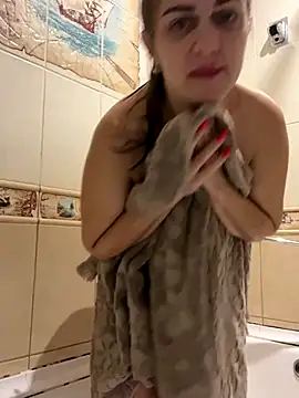 Lusi Luxary online show from 11-14-25, 04:22