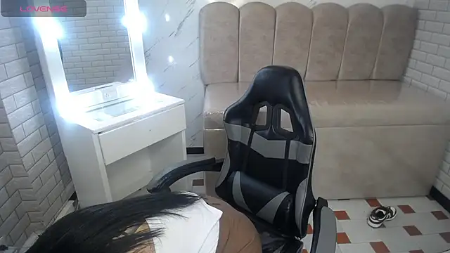 Isabella Collen v online show from 02-25-26, 01:10