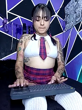 ChloeAllennn online show from 09-16-25, 11:44