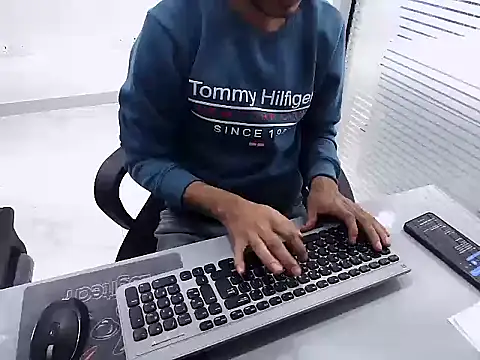 rahulkajuuu0909 online show from 12-04-25, 11:19