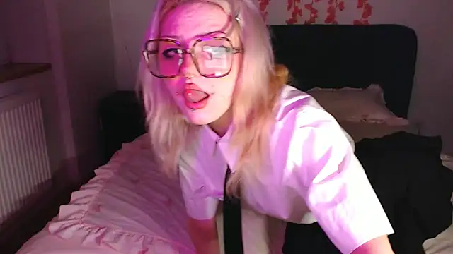 KimiSakura online show from 04-13-26, 08:36