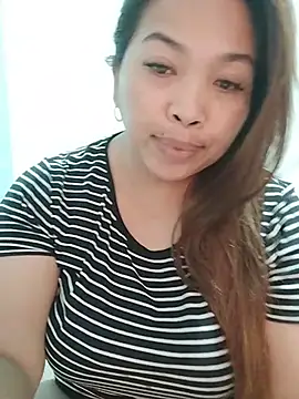 Snapshot of Sweet_fatty18 chatting on 07-12-26, 07:32 Sweet fatty18 online show from 07-12-26, 07:32
