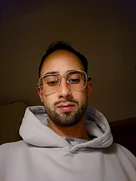 Snapshot of Fratello27 chatting on 02-21-25, 04:51 Fratello27 online show from 02-21-25, 04:51