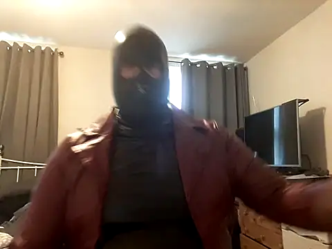 Snapshot of leatherloverman chatting on 10-26-25, 02:01 leatherloverman online show from 10-26-25, 02:01
