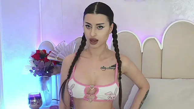 Snapshot of Alice_Voss chatting on 01-14-26, 06:30 Alice Voss online show from 01-14-26, 06:30