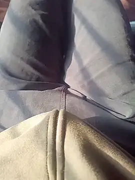 Snapshot of Delhi_BoyBigcock chatting on 12-16-25, 04:17 Delhi BoyBigcock online show from 12-16-25, 04:17