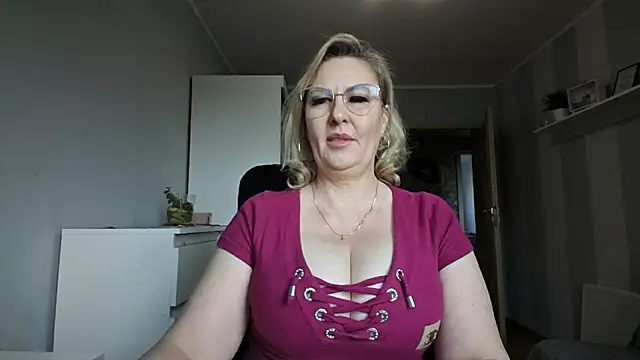 DianaLive online show from 03-10-26, 07:35