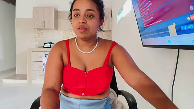 Snapshot of tatiana_10 chatting on 02-26-25, 07:49 tatiana 10 online show from 02-26-25, 07:49