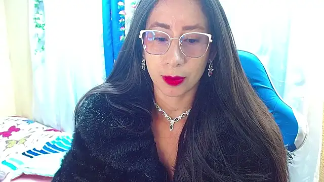 Snapshot of Gia_leinn chatting on 11-08-25, 02:39 Gia leinn online show from 11-08-25, 02:39