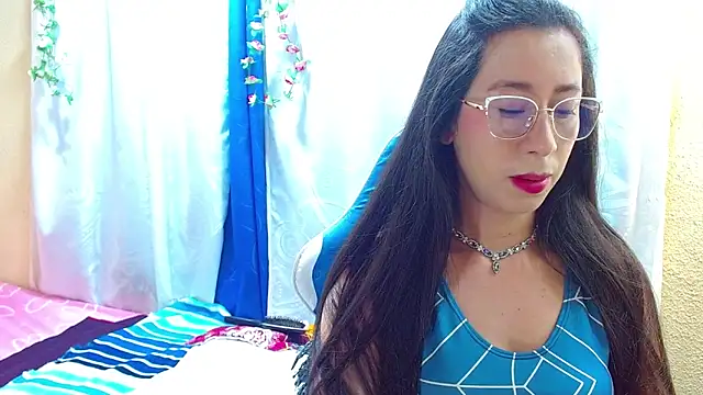 Snapshot of Gia_leinn chatting on 01-12-26, 04:45 Gia leinn online show from 01-12-26, 04:45