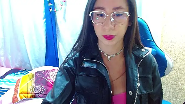 Snapshot of Gia_leinn chatting on 01-15-26, 03:05 Gia leinn online show from 01-15-26, 03:05